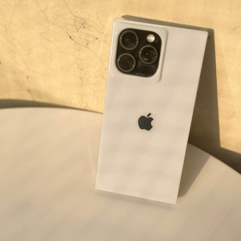 3D White Rectangular Case - iPhone