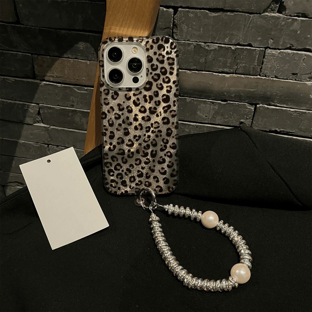 Glamour Wild Case With Charm - iPhone