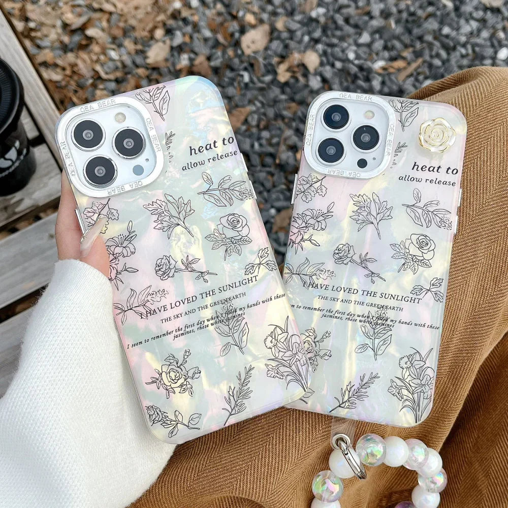 Daisy Case With Pendant Charm - iPhone