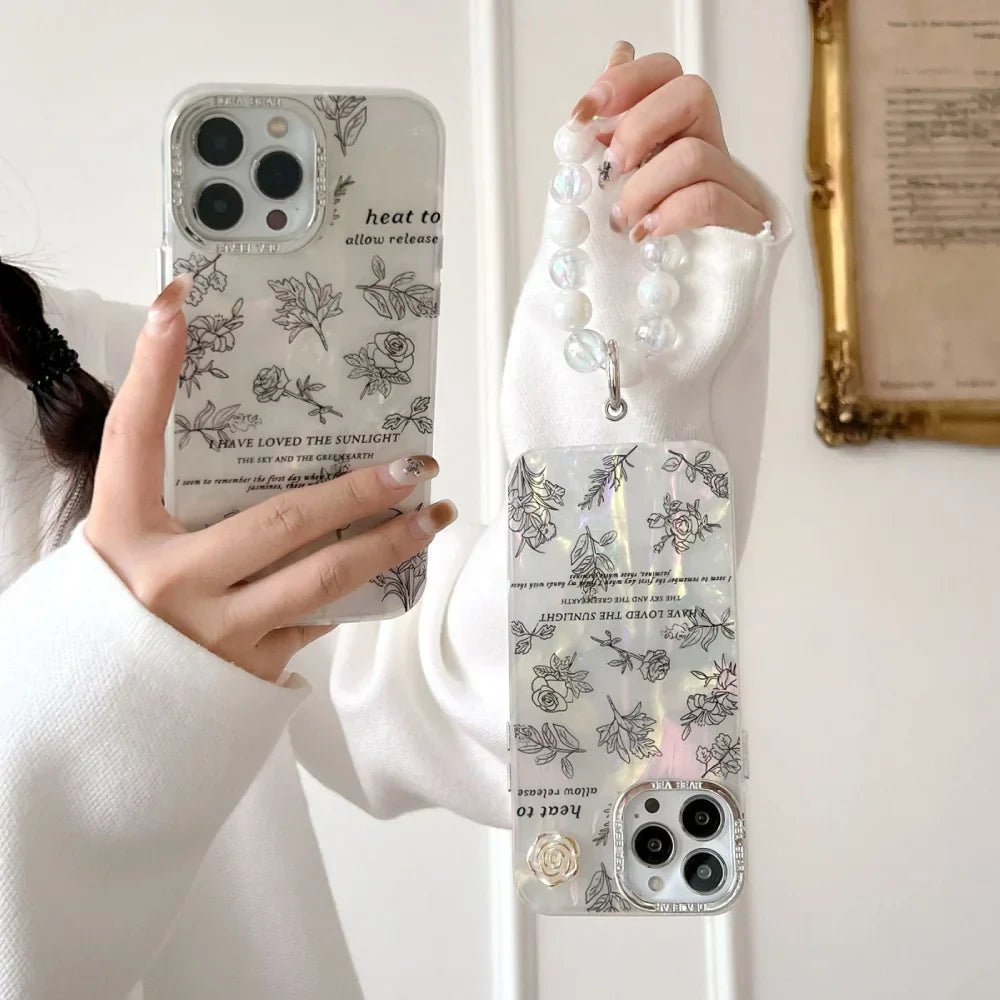 Daisy Case With Pendant Charm - iPhone