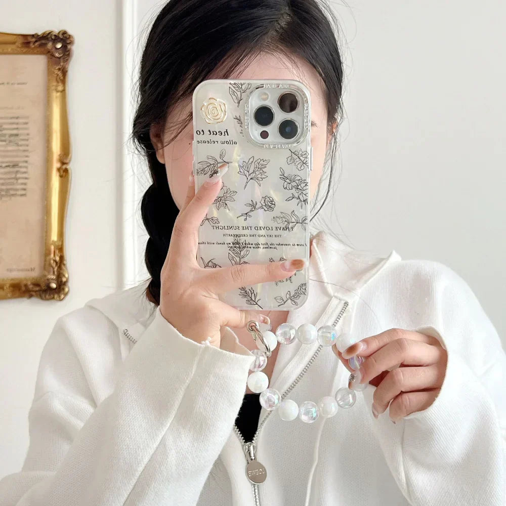 Daisy Case With Pendant Charm - iPhone