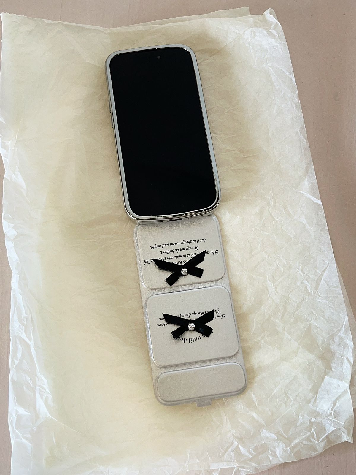 Elegant Ribbon Charm Case - iPhone