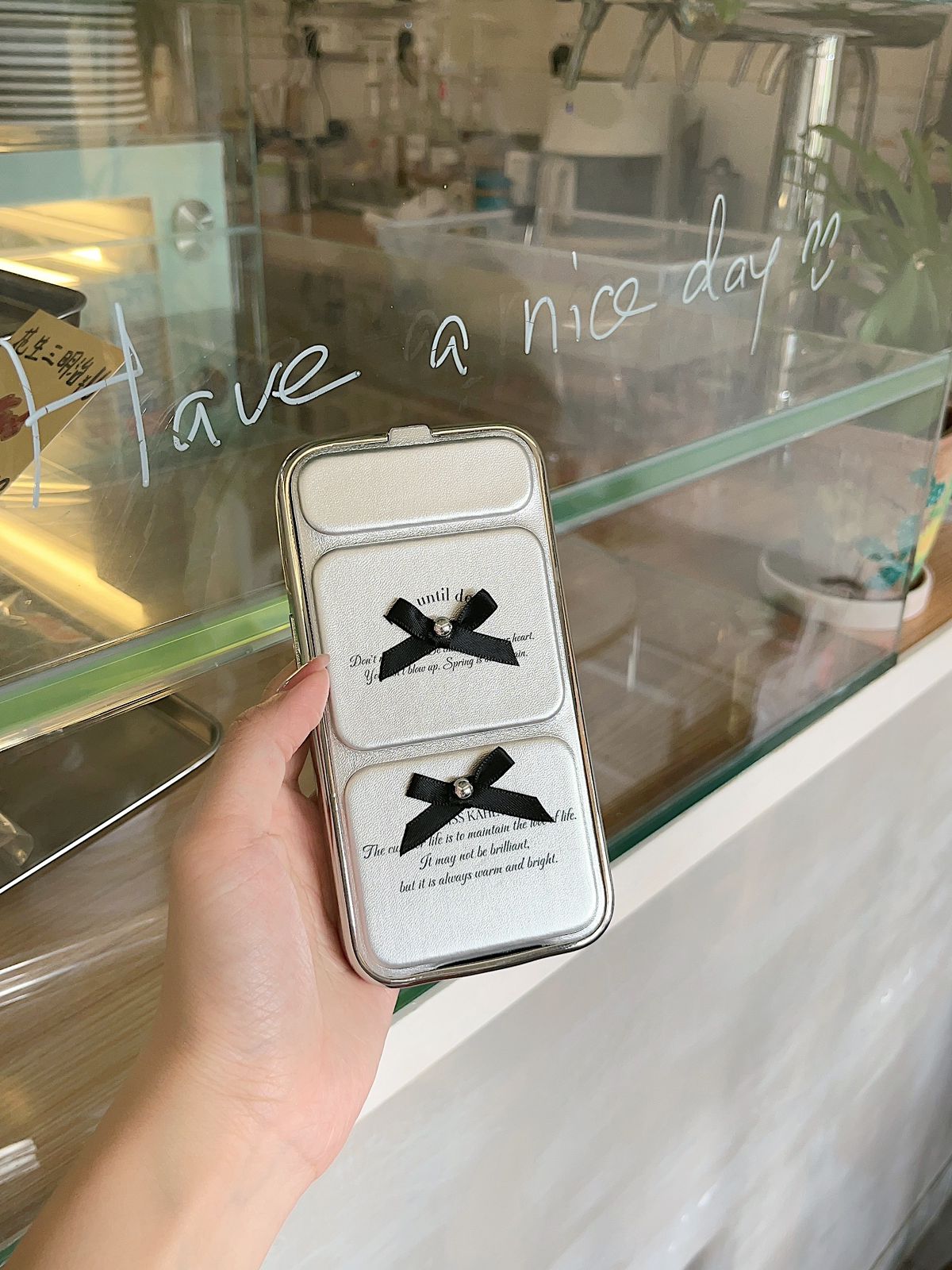 Elegant Ribbon Charm Case - iPhone