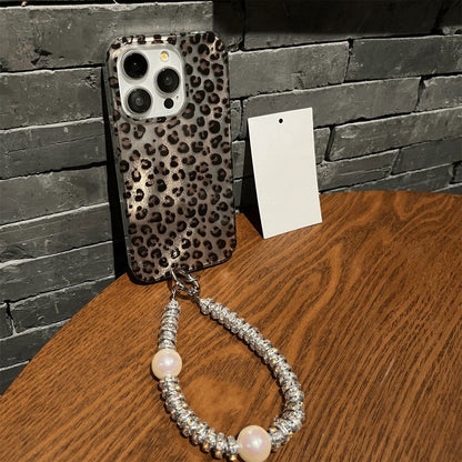 Glamour Wild Case With Charm - iPhone